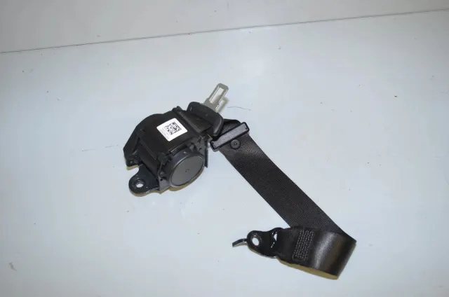 Rear Middle Seatbelt