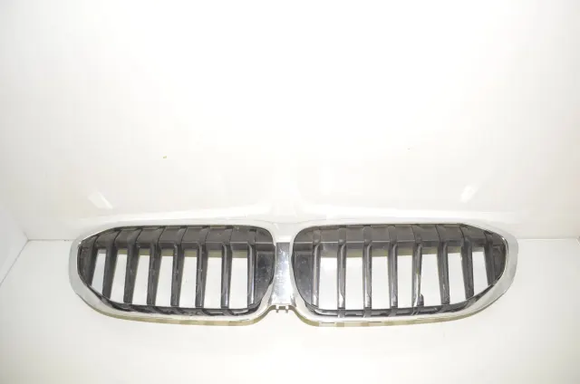 Front Right Grill