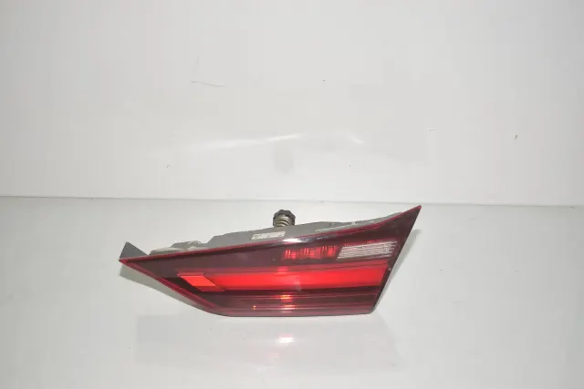 Right Side Tailgate Tail Light