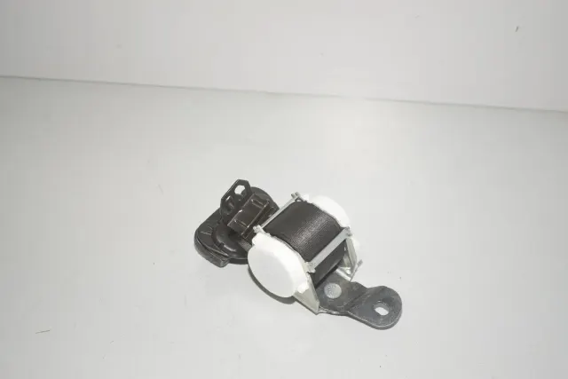 Rear Middle Seatbelt