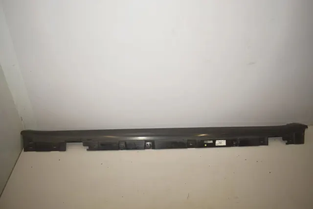 Left Side Plastic Sideskirt Cover