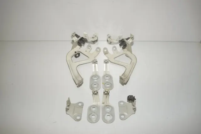 Front Right Fender Holder