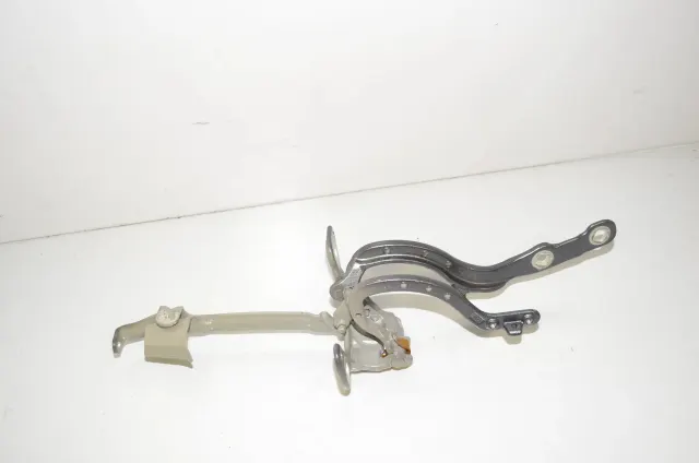 Left Side Bootlid Hinge