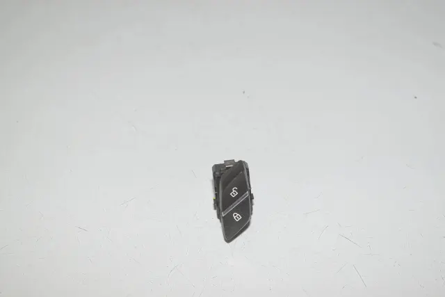 Door unlock/lock buttons