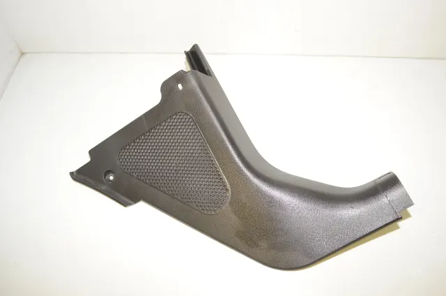 Front Right Interior Step Trim
