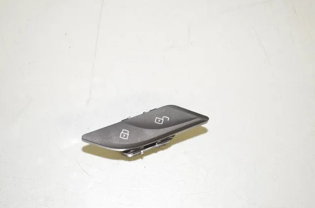 Door unlock/lock buttons