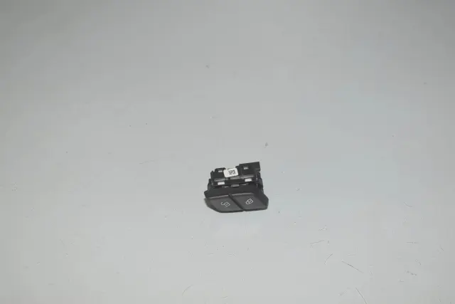 Door unlock/lock buttons