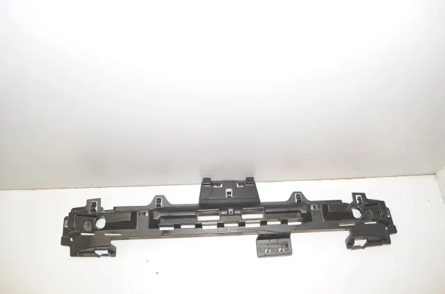 Rear Bumper Middle Bracket