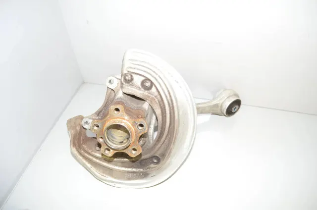 Front Right Wheel Hub