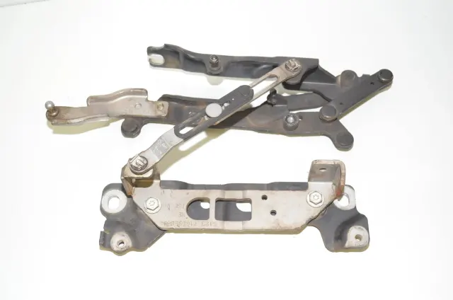 Front Right Bonnet Hinge