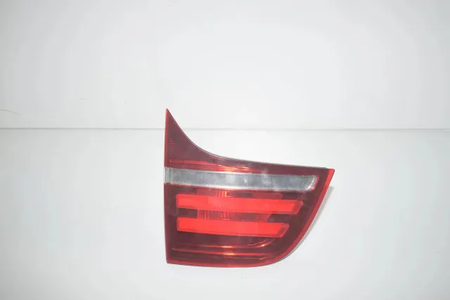 Left Side Tailgate Tail Light