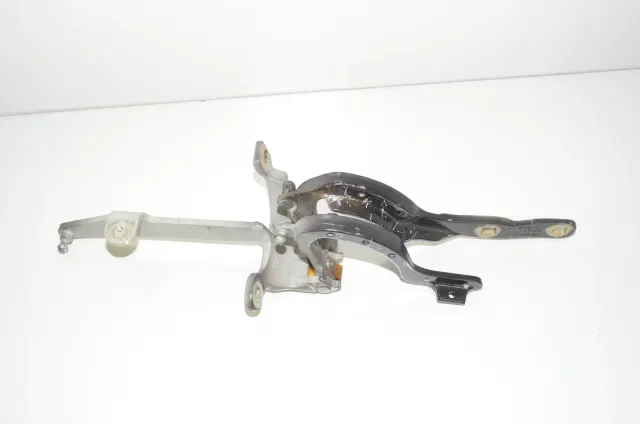 Left Side Bootlid Hinge