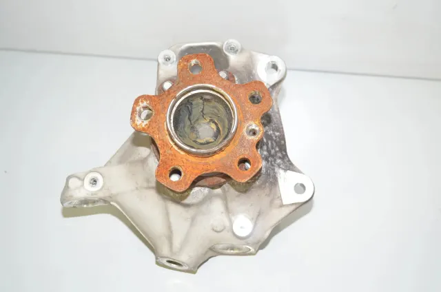 Front Left Wheel Hub