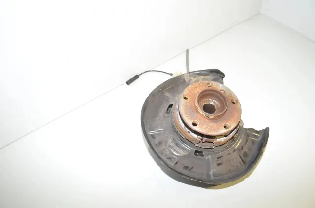 Front Left Wheel Hub