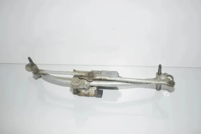 Front Windshield Wiper Mechanism