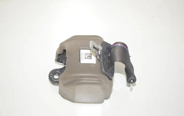 Rear Middle Seatbelt