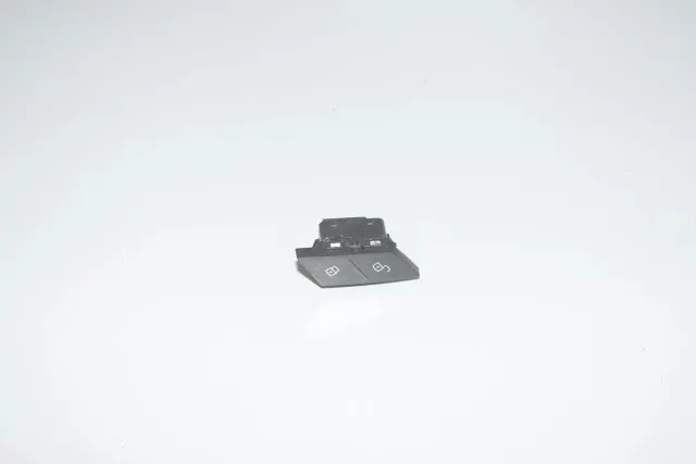 Door unlock/lock buttons