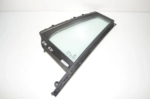 Right rear door window