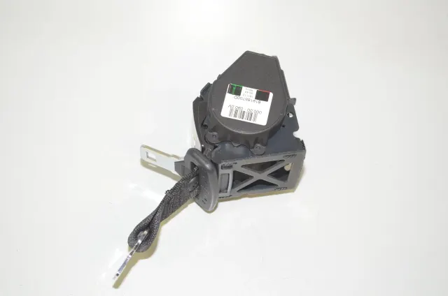 Rear Middle Seatbelt