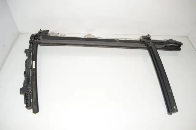 Rear Right Door Sun Blind Roller