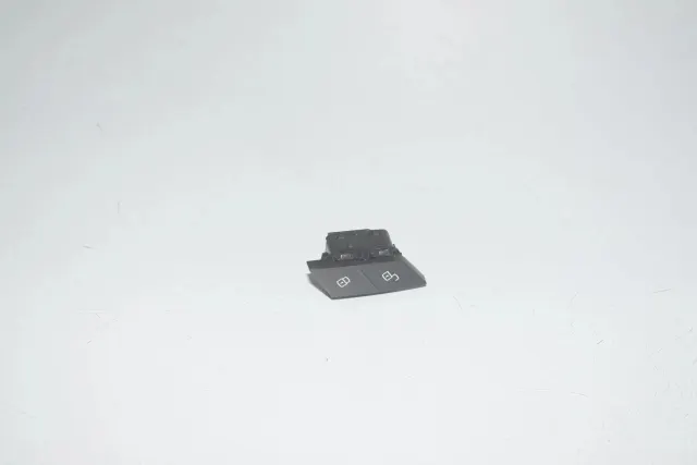 Door unlock/lock buttons
