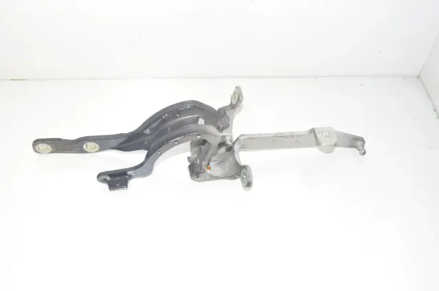 Right Side Bootlid Hinge