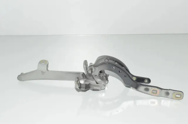 Right Side Bootlid Hinge