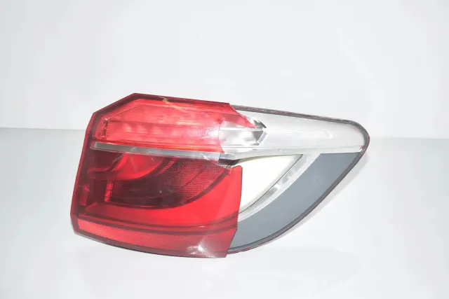 Rear Right Tail Light