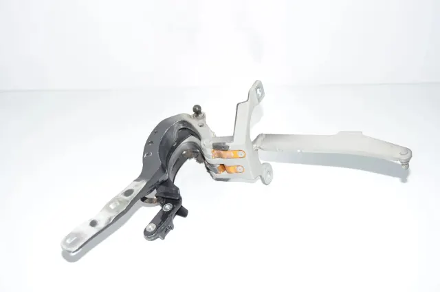 Left Side Bootlid Hinge