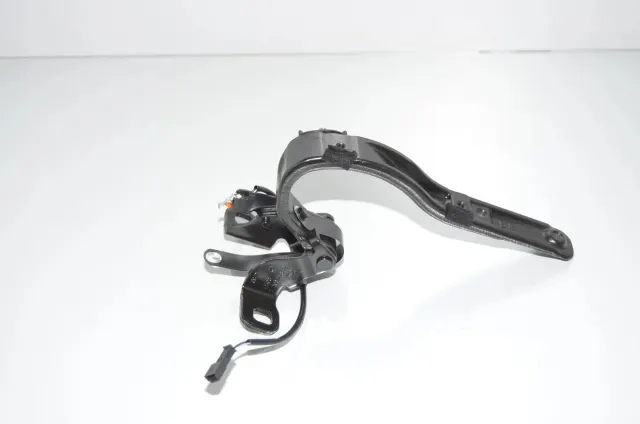 Left Side Bootlid Hinge
