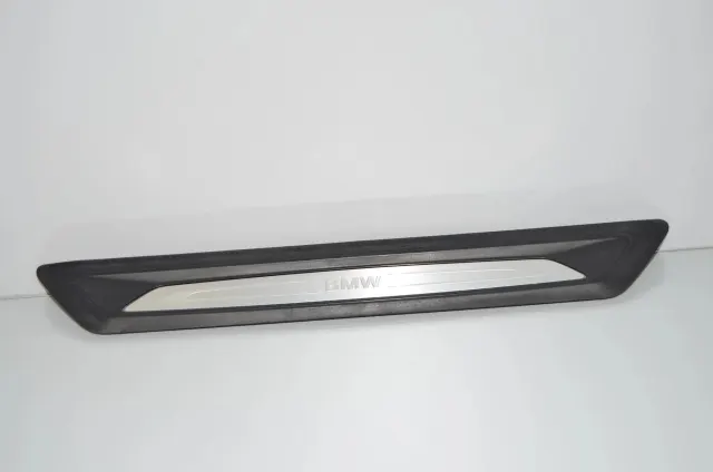 Front Right Interior Step Trim