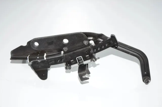 Rear Seat Backrest Lock