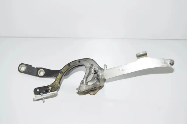 Right Side Bootlid Hinge
