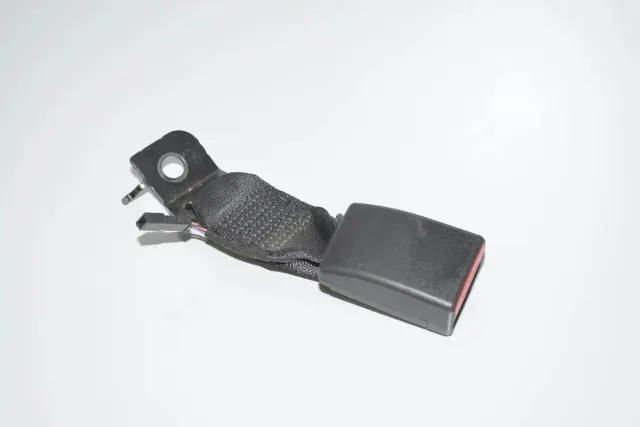 Rear Middle Seat Buckle
