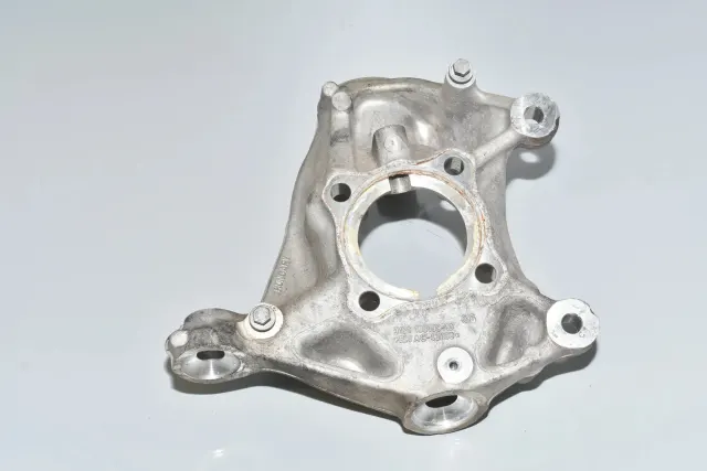 Front Left Wheel Hub