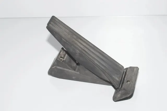 Throttle Pedal