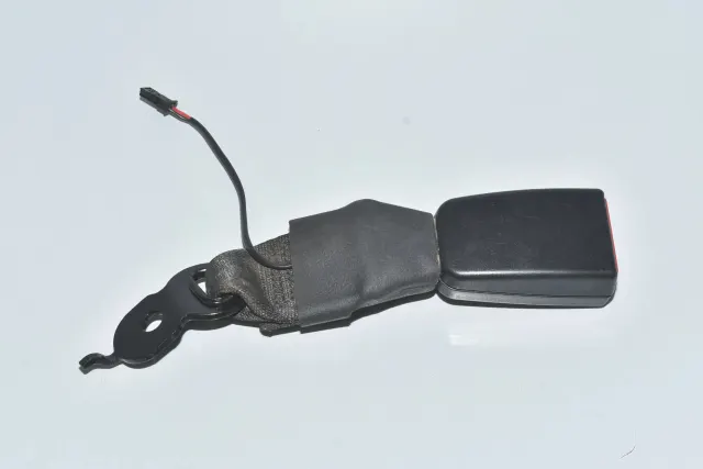 Rear Middle Seat Buckle