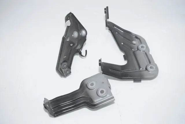 Front Right Fender Holder