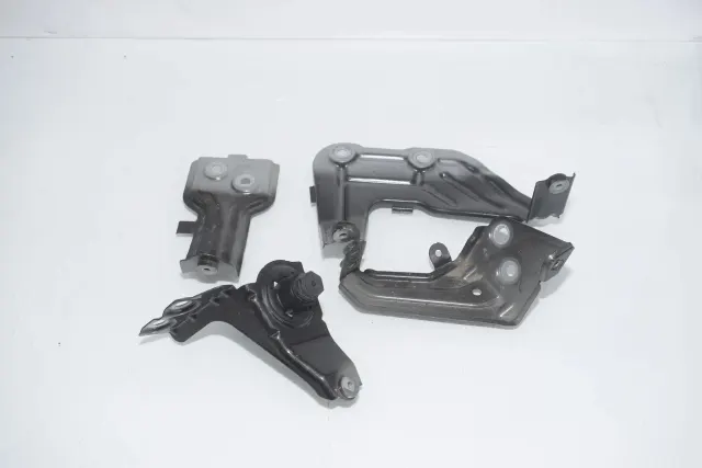 Front Left Fender Holder