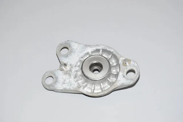 Rear Right Shock Absorber Bracket