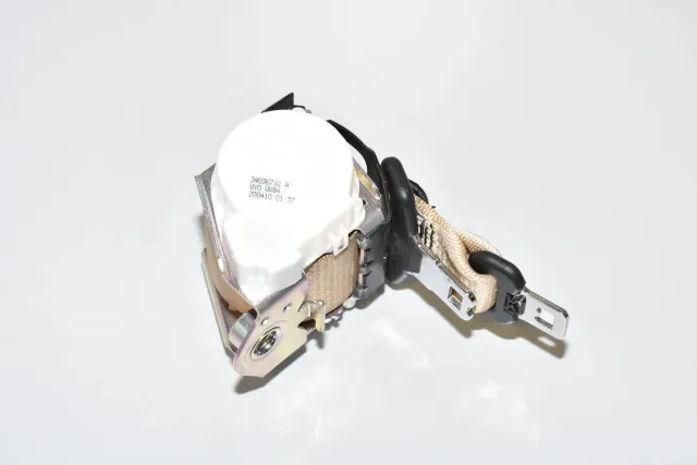 Rear Middle Seatbelt