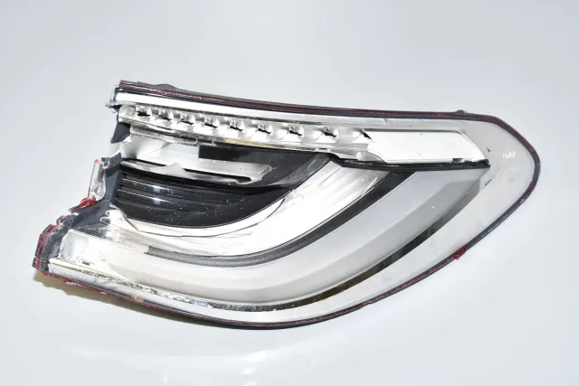 Rear Right Tail Light