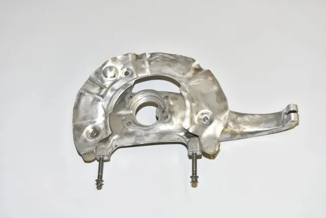 Front Right Wheel Hub