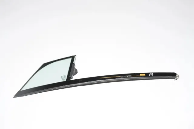 Front Right Door Quarter Window