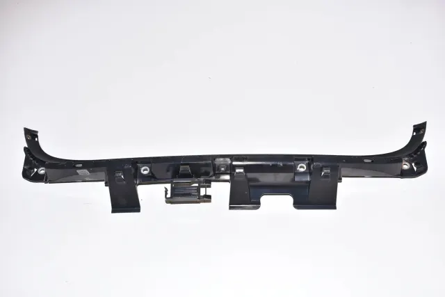 Rear Bumper Middle Bracket