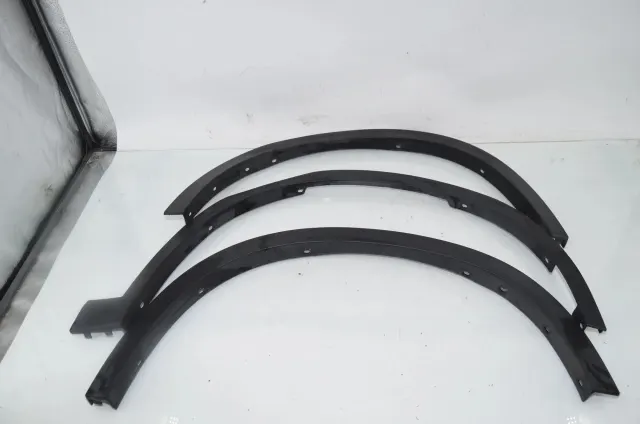 Rear Left Fender Arch Trim