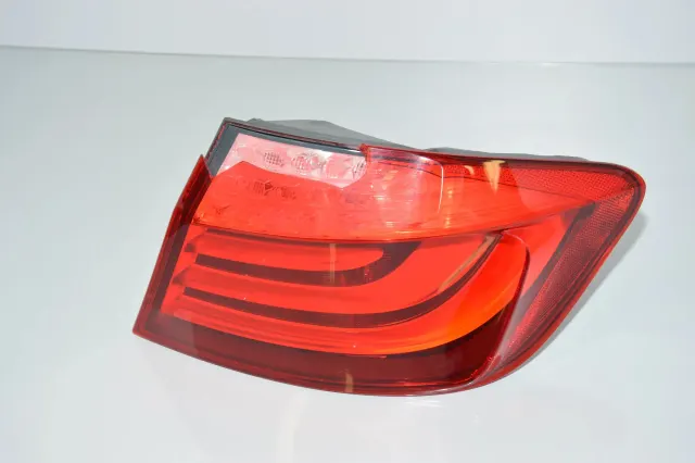 Rear Right Tail Light