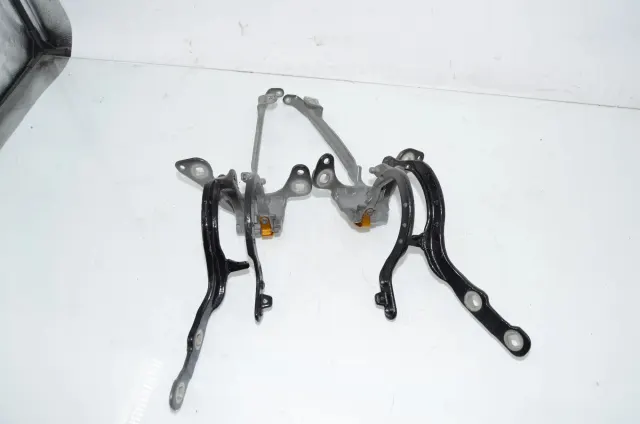 Left Side Bootlid Hinge