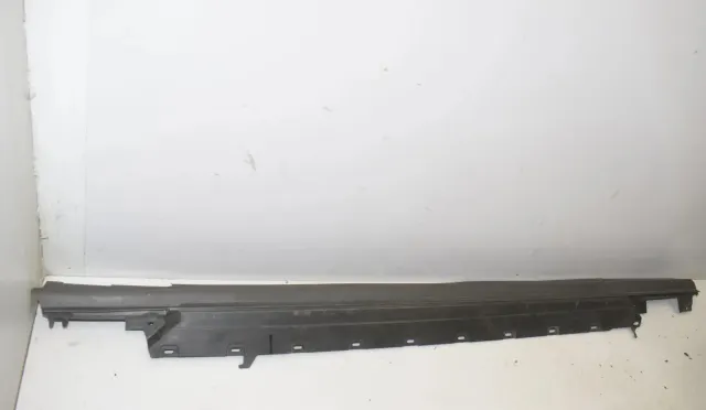 Right Side Plastic Sideskirt Cover