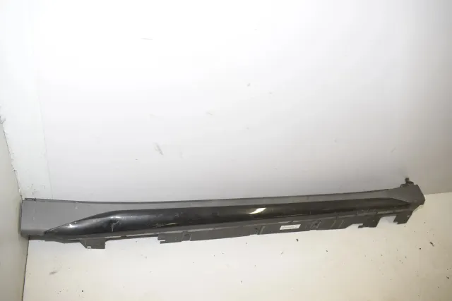 Right Side Plastic Sideskirt Cover